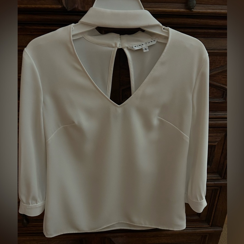 Trina Turk Cream Blouse with V-Neck and Keyhole